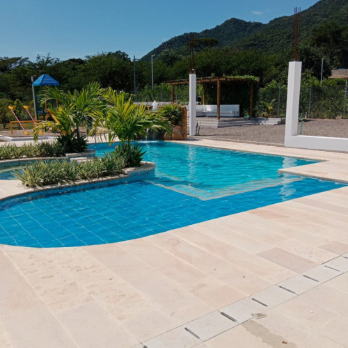Piso Piscina Piedra Muñeca Blanca